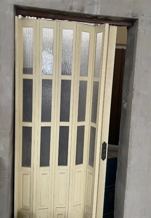 স্বচ্ছ গ্লাস পিভিসি ভাঁজ দরজা